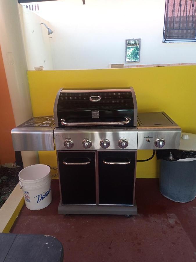 Conrado'S Guesthouse B&B Las Avispas Luaran gambar