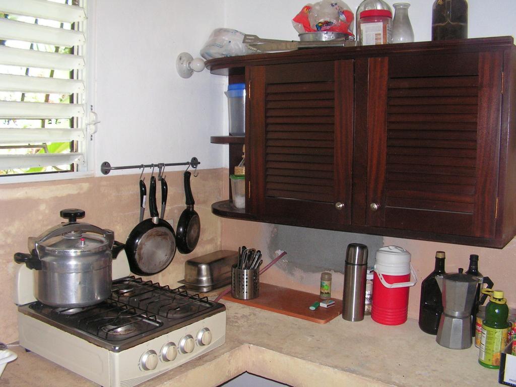 Conrado'S Guesthouse B&B Las Avispas Bilik gambar